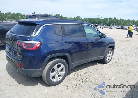 2018 Jeep Compass Latitude 4X4 from USA, damaged, VIN 3C4NJDBB4JT116122